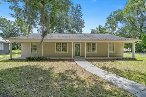 824 SW 2nd St, Trenton, FL 32693