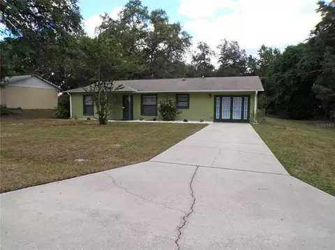 11545 SE 129th Ln, Ocklawaha, FL 32179