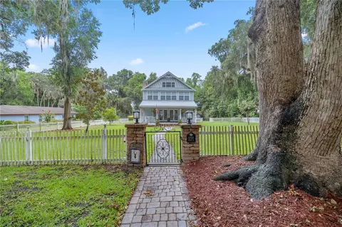 5750 Avenue H, Mcintosh, FL 32664