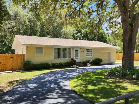39746 Magnolia St, Lady Lake, FL 32159
