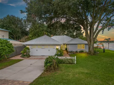33 SE Chinica Dr, Summerfield, FL 34491