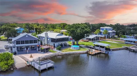 2399 S Waterman Dr, Crystal River, FL 34429