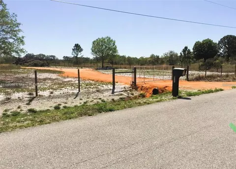 517 S Landry Rd, Avon Park, FL 33825