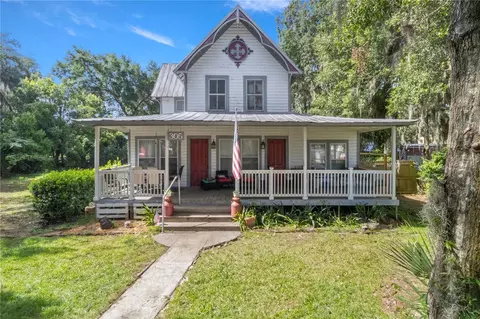 305 Atlantic Ave, Interlachen, FL 32148 photo 1