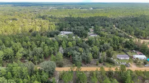 223 Shangri-la St, Interlachen, FL 32148