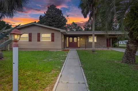 2041 W Howard Pl, Citrus Springs, FL 34434