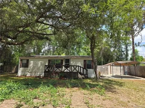 8009 E Peacock Ln, Floral City, FL 34436