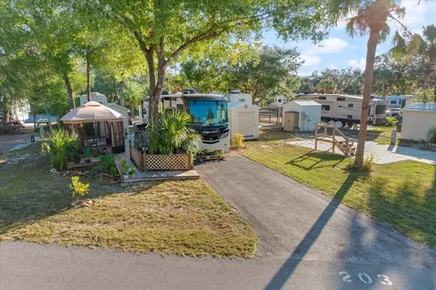 10173 N Suncoast Blvd #203, Crystal River, FL 34428