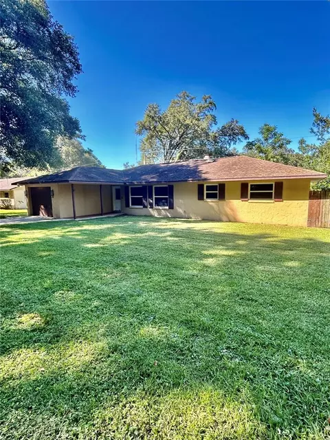 5611 NE 3rd Pl, Ocala, FL 34470