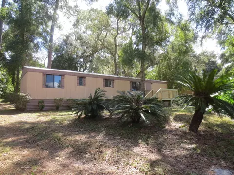 17388 SE 65th St, Ocklawaha, FL 32179