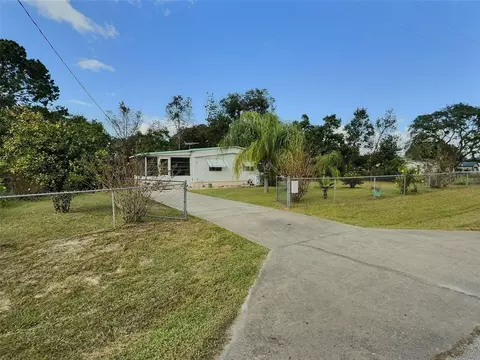 18451 SE 20th Pl, Silver Springs, FL 34488