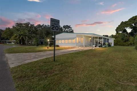 903 Aloha Way, Lady Lake, FL 32159
