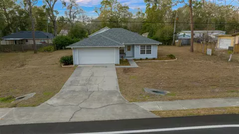535 E Thrasher Dr, Bronson, FL 32621