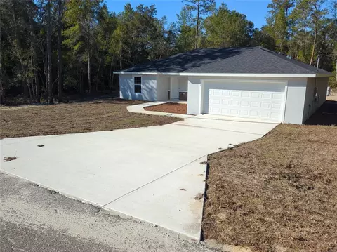 90 Bay Dr, Ocklawaha, FL 32179