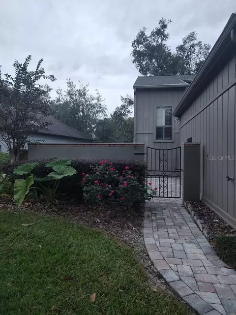 1906 SE Clatter Bridge Rd, Ocala, FL 34471