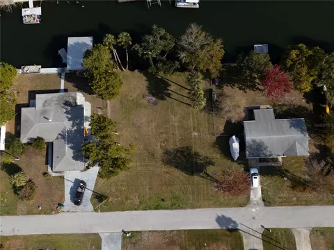 3879 N Seminole Pt, Crystal River, FL 34428