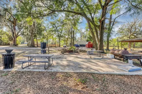 Exterior - 208 NE 70th St, Ocala, FL 34479 photo 6 of 19