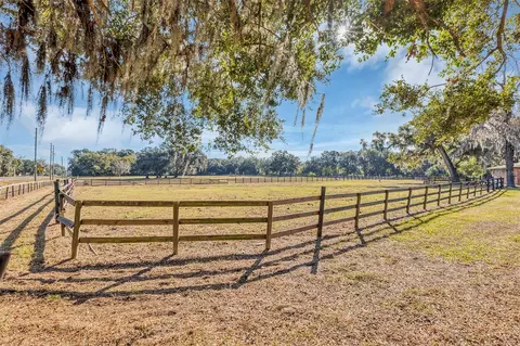 Exterior - 208 NE 70th St, Ocala, FL 34479 photo 1 of 19