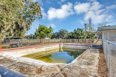 Exterior - 208 NE 70th St, Ocala, FL 34479 photo 15 of 19