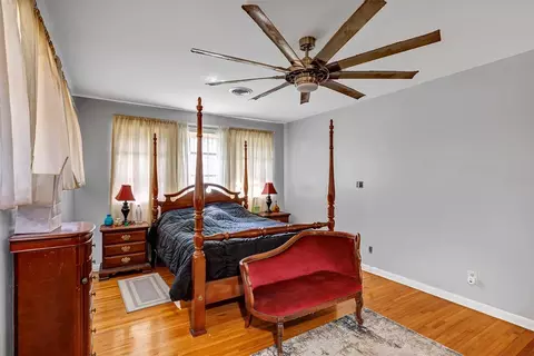 Bedroom - 208 NE 70th St, Ocala, FL 34479 photo 5 of 7