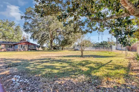Exterior - 208 NE 70th St, Ocala, FL 34479 photo 2 of 19