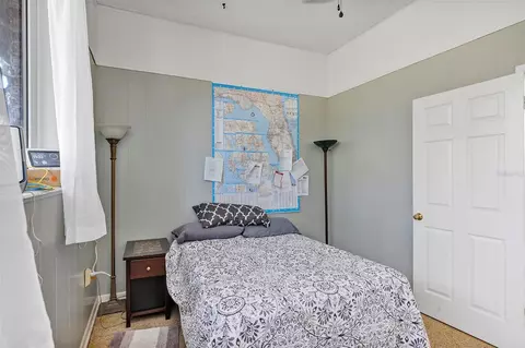 Bedroom - 208 NE 70th St, Ocala, FL 34479 photo 6 of 7