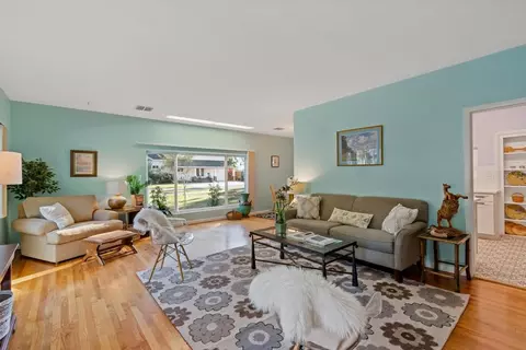 Living - 108 NW 2nd St, Williston, FL 32696 photo 3 of 5