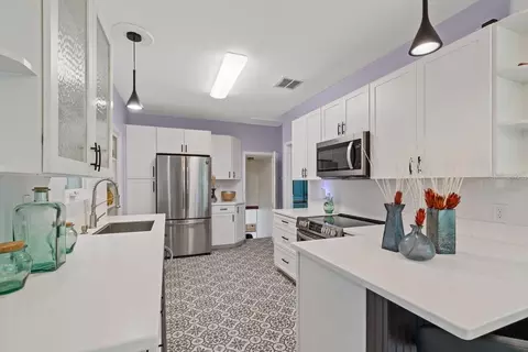 Kitchen - 108 NW 2nd St, Williston, FL 32696 photo 2 of 3