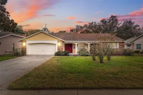 8550 Berkley Dr, Hudson, FL 34667
