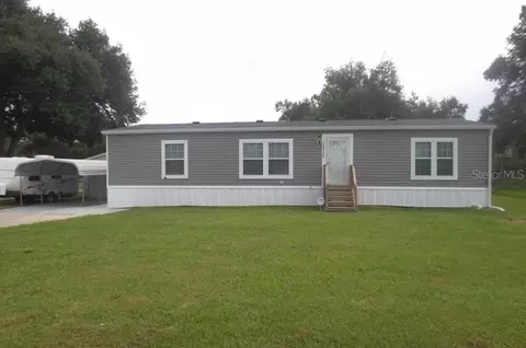 18360 SE 90th Pl, Ocklawaha, FL 32179