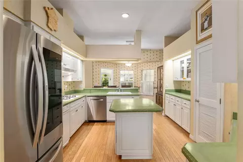 Kitchen - 2215 SE Spring Hill Ct, Ocala, FL 34471 photo 1 of 6