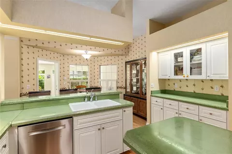 Kitchen - 2215 SE Spring Hill Ct, Ocala, FL 34471 photo 4 of 6