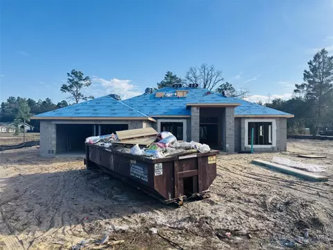 8101 N Maltese Dr, Citrus Springs, FL 34433