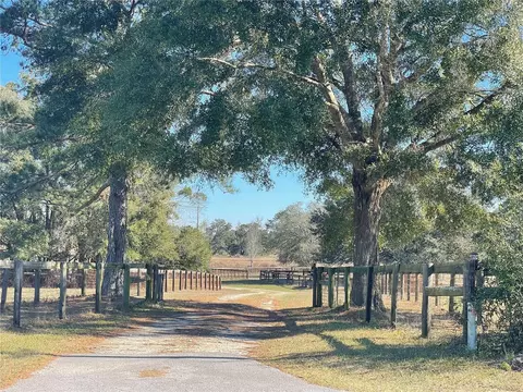 9249 NW 160th Ave, Morriston, FL 32668