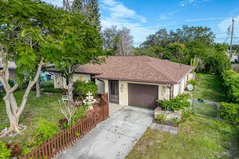 1169 SE Airoso Blvd, Port Saint Lucie, FL 34983