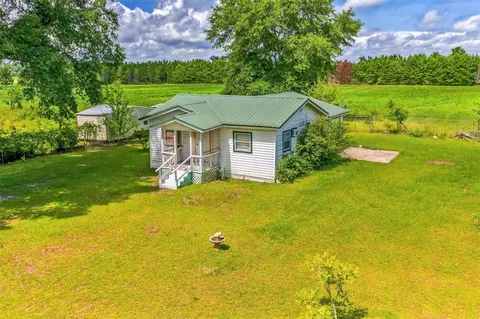 3501 Flat Rd, Greenwood, FL 32443