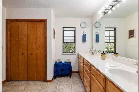 Bath - 2821 SE 80th St, Ocala, FL 34480 photo 3 of 8