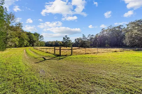 Exterior - 2821 SE 80th St, Ocala, FL 34480 photo 2 of 33