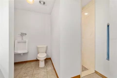 Bath - 2821 SE 80th St, Ocala, FL 34480 photo 7 of 8