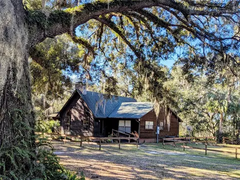9100 SE 180th Avenue Rd, Ocklawaha, FL 32179