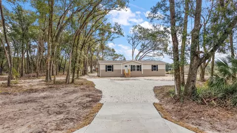6555 SE 165th Ave, Ocklawaha, FL 32179