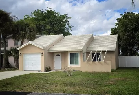 5788 Strawberry Lakes Cir, Lake Worth, FL 33463