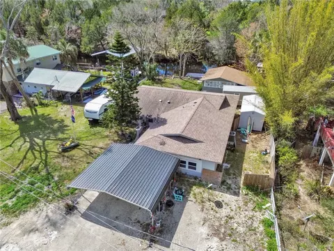 16 Palm Dr, Yankeetown, FL 34498