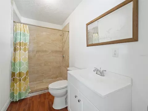 Bath - 9475 SE 35th Ct, Ocala, FL 34480 photo 3 of 5