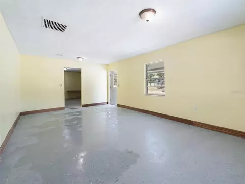 Living - 9475 SE 35th Ct, Ocala, FL 34480 photo 5 of 10