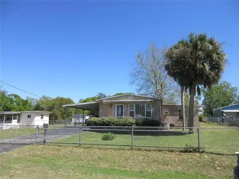 3745 SE 174th Ct, Ocklawaha, FL 32179