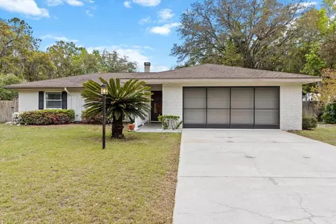 25 S Hibiscus Ave, Crystal River, FL 34429