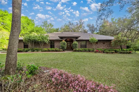 5889 NE 43rd Lane Rd, Silver Springs, FL 34488