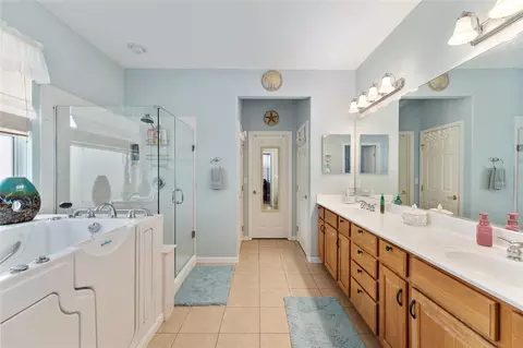 Bath - 9290 SE 120th Loop, Summerfield, FL 34491 photo 1 of 4