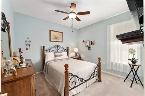 Bedroom - 9290 SE 120th Loop, Summerfield, FL 34491 photo 7 of 8